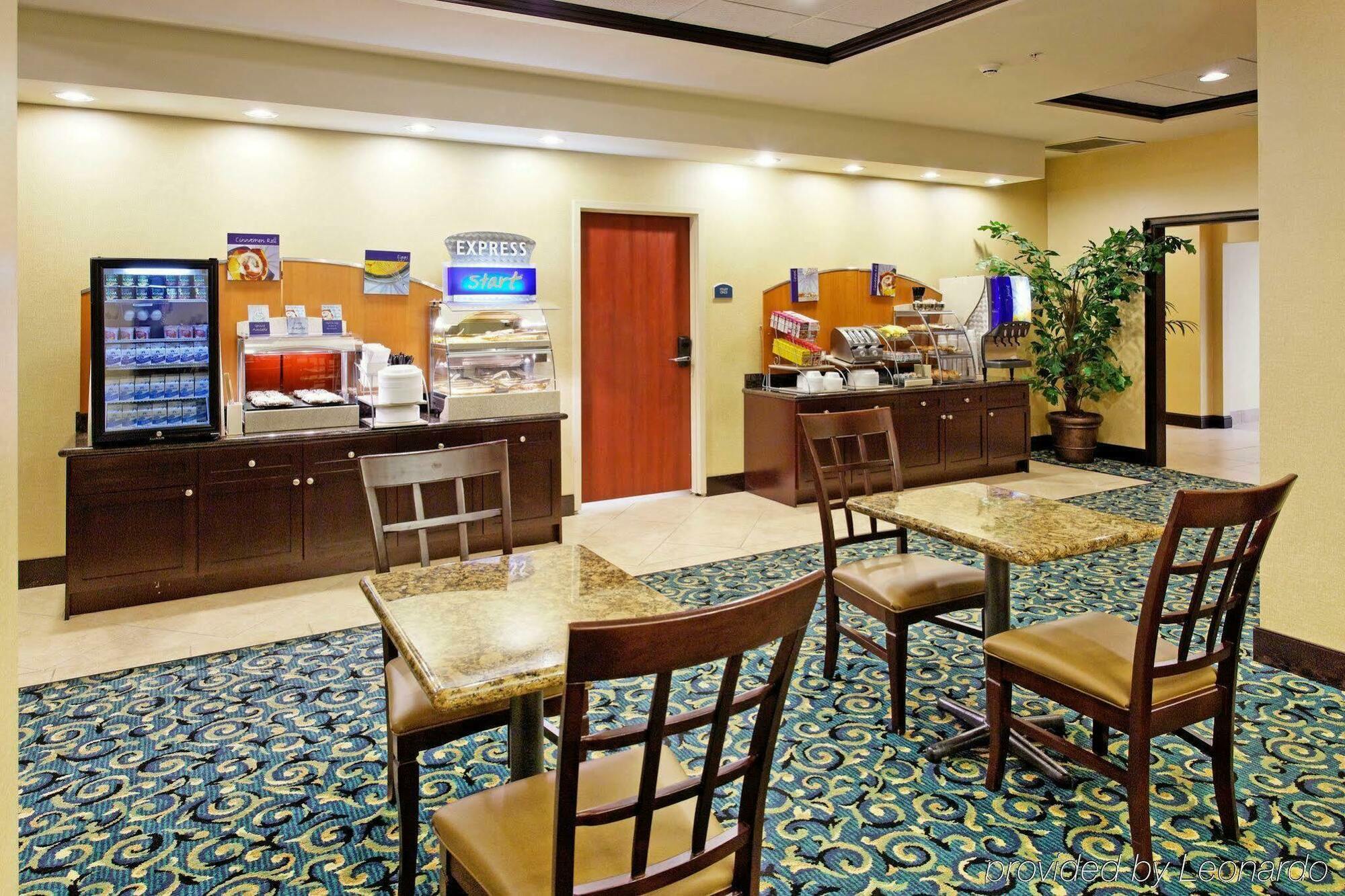 Holiday Inn Express & Suites Cookeville By Ihg Restaurant photo
